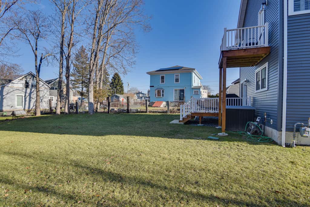 Renovated Family Home on Providence River!