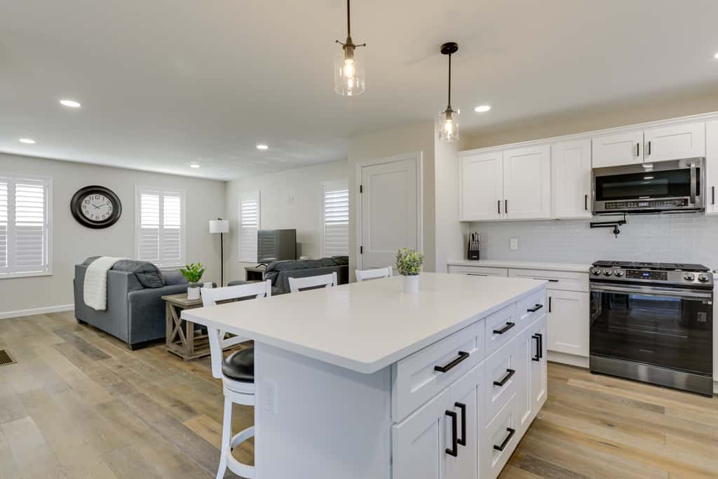 Renovated Family Home on Providence River!