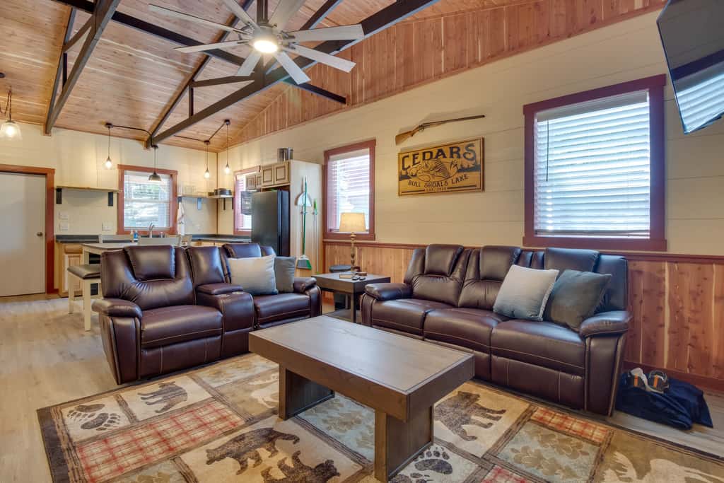 Lakefront Bull Shoals Cabin Rental: Pets Welcome!