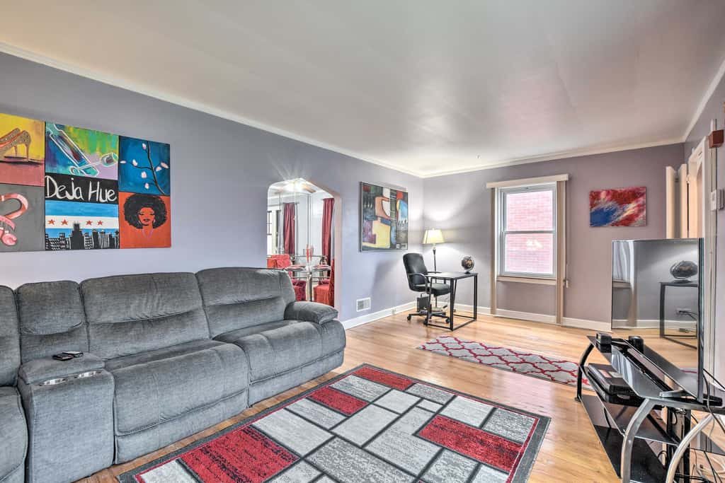 Chicago Home w/ Spacious Yard: 14 Mi to Dtwn