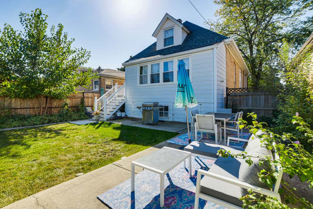 Logan Square Urban Oasis: 2 Mi to Local Hotspots!