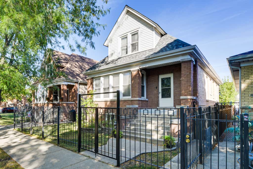 Logan Square Urban Oasis: 2 Mi to Local Hotspots!