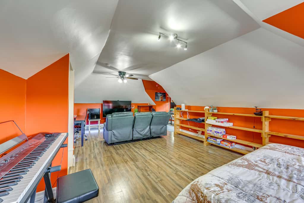 Dog-Friendly Pittsburgh Home, 3 Mi to Downtown!