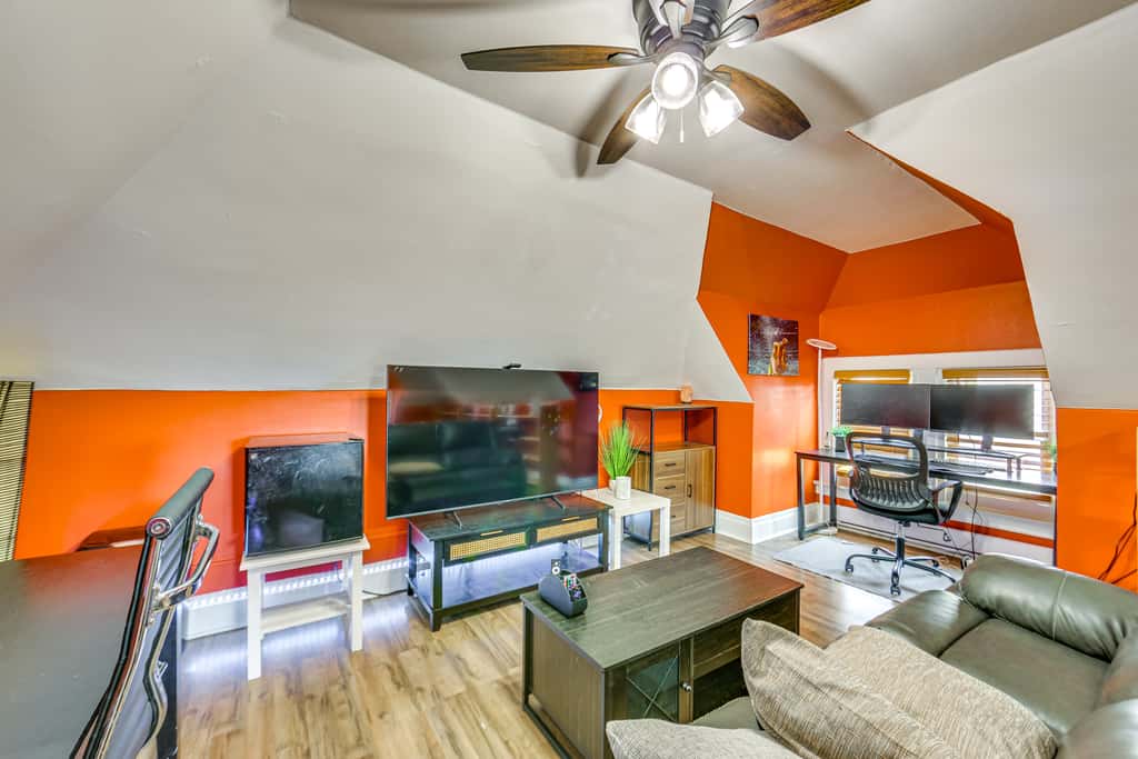 Dog-Friendly Pittsburgh Home, 3 Mi to Downtown!