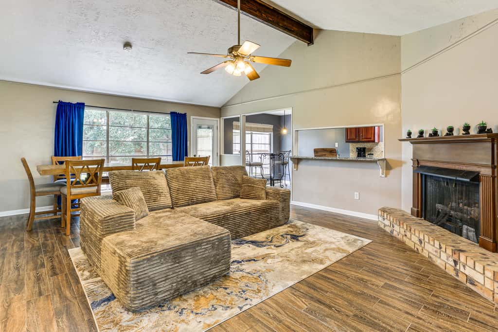 Fish, Golf, Explore: Home 3 Mi to Prien Lake Park!