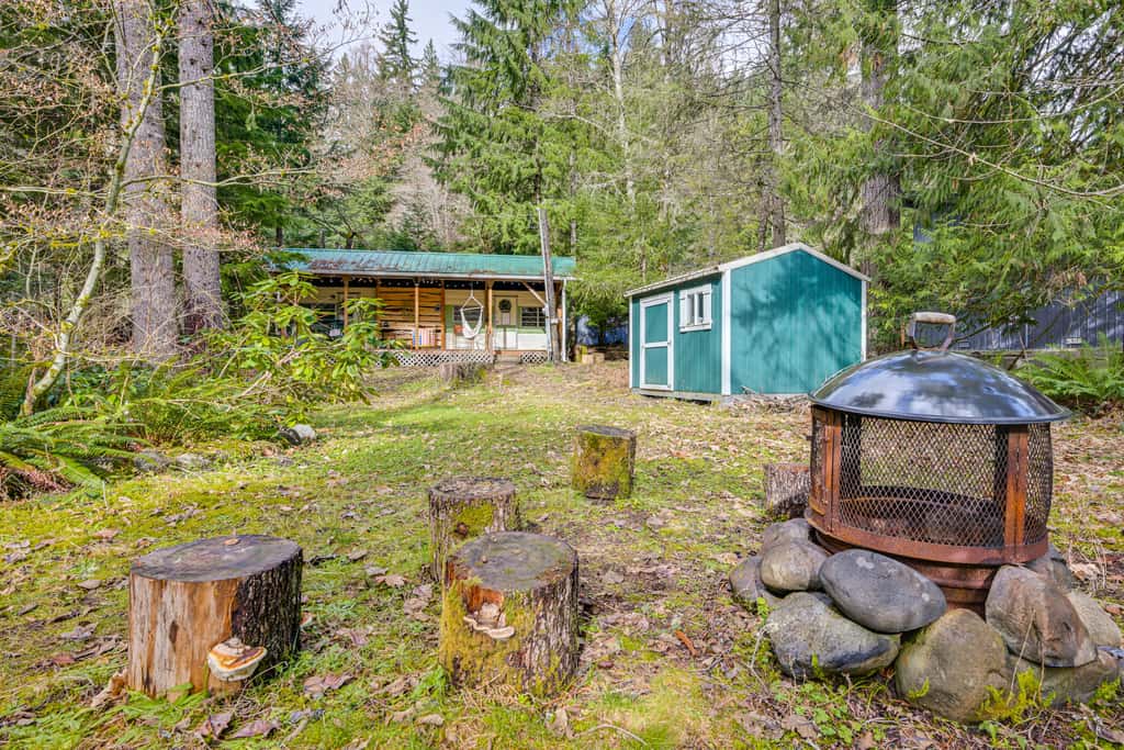 5 Mi to Mt Rainier Park: Unique & Rustic Getaway