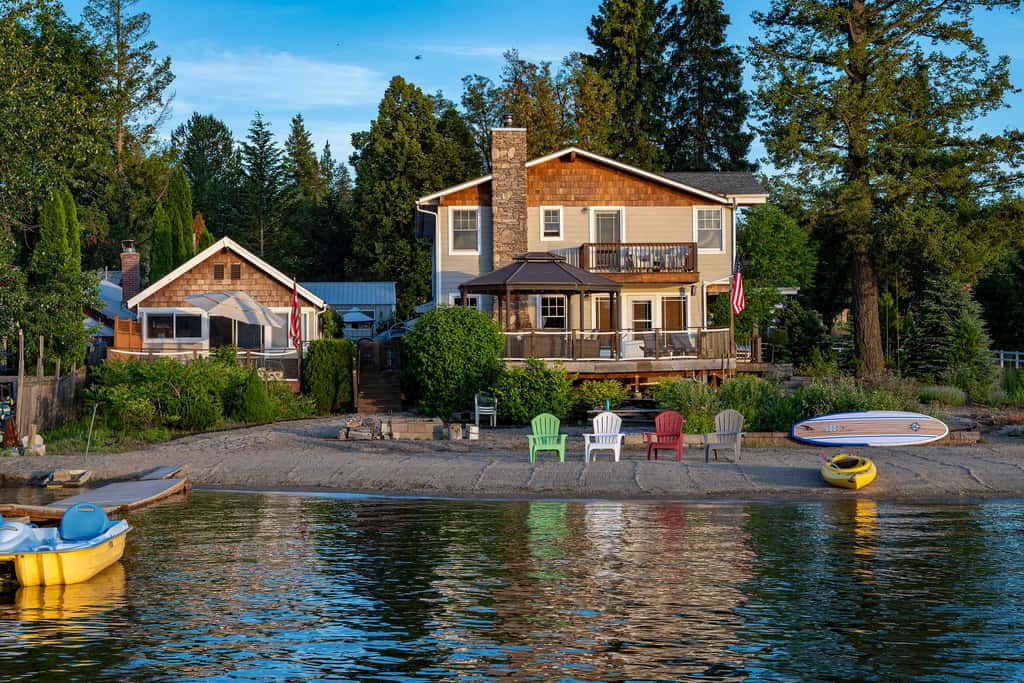 Charming Lakefront Cabin w/ Deck & Fire Pit!