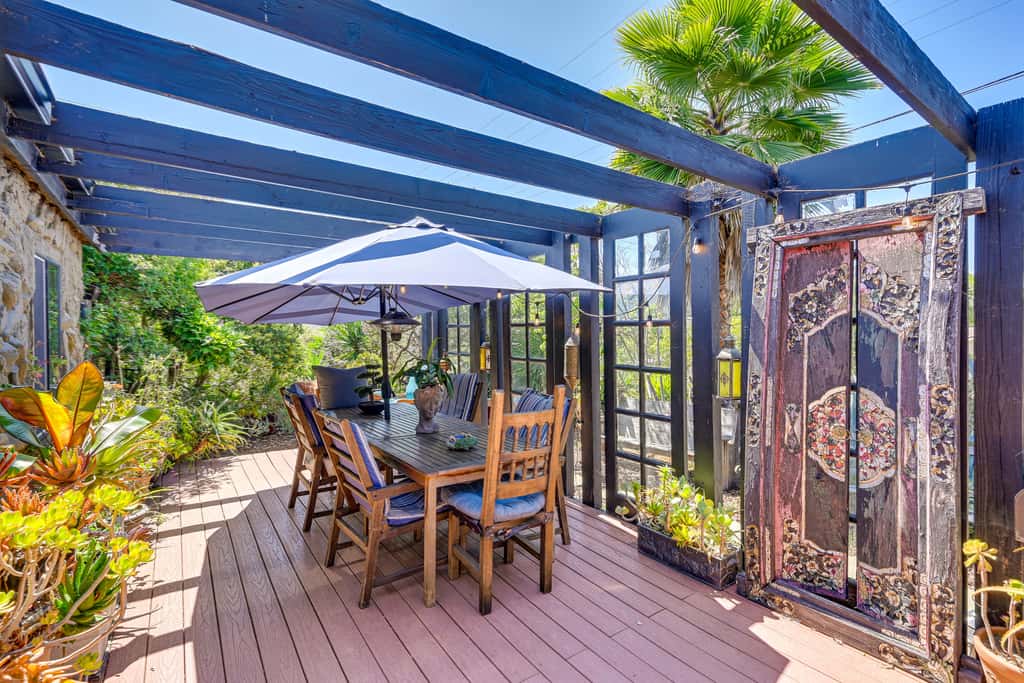 Bohemian Wonderland: Benicia Bungalow w/ Pergola!