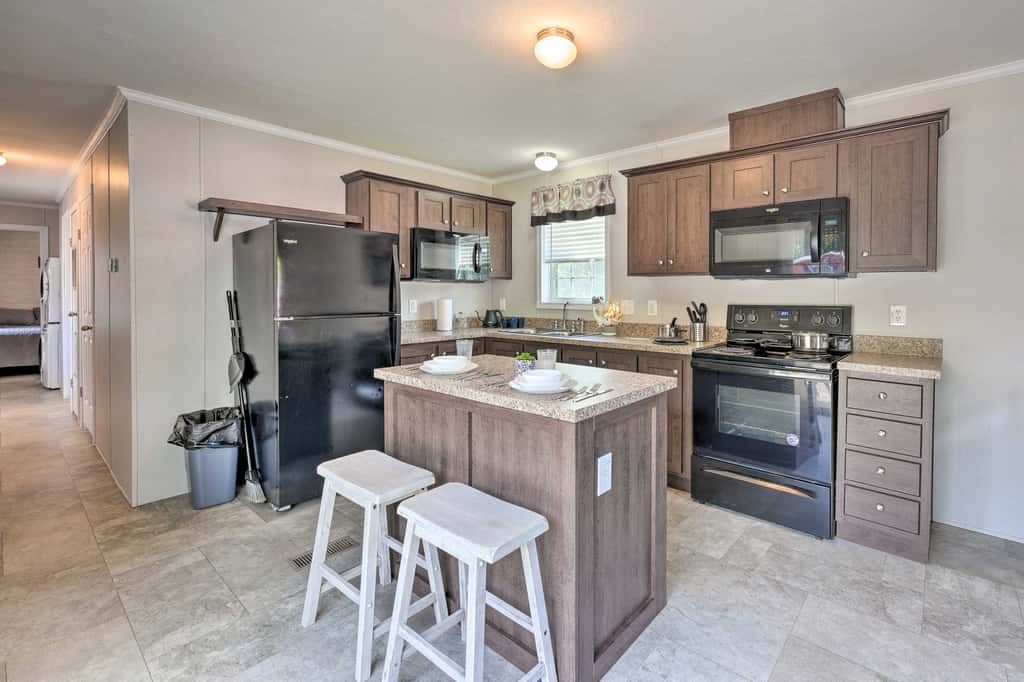 Cassopolis Cabin w/ Lake & Fishing Access!