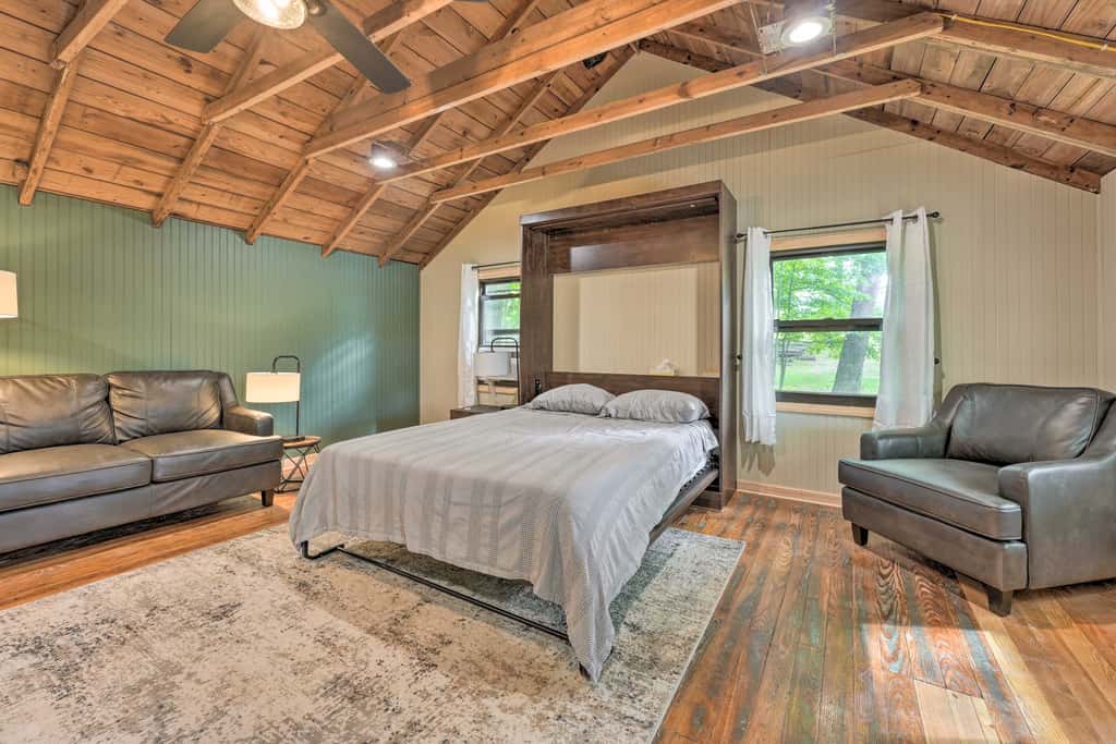 Cassopolis 'The Cabin' Retreat: Lake Access!