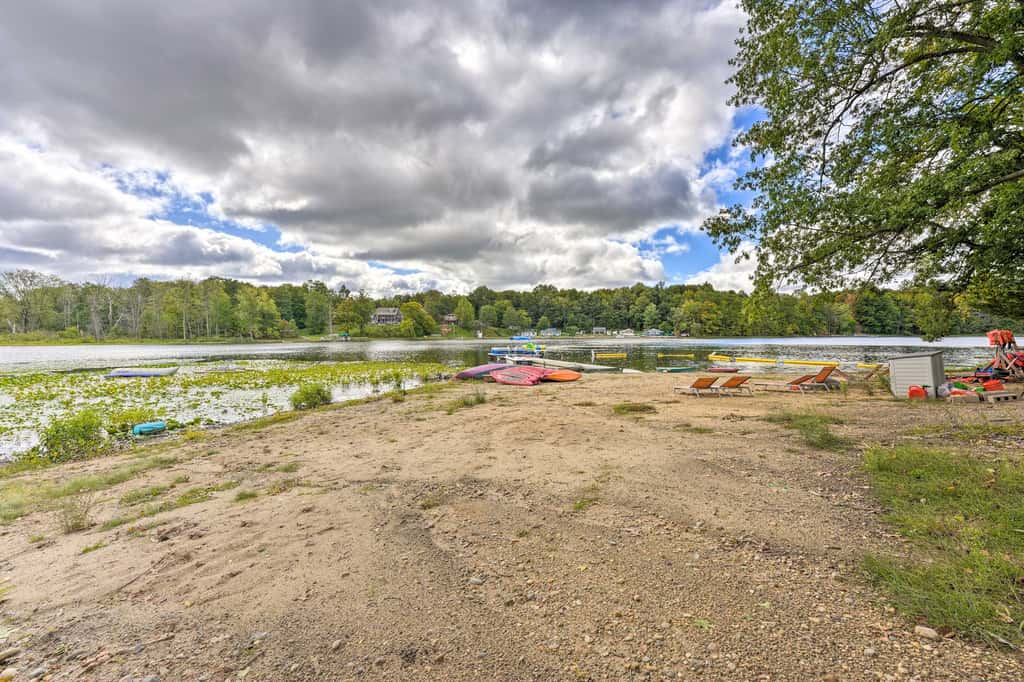 Cassopolis 'The Cabin' Retreat: Lake Access!