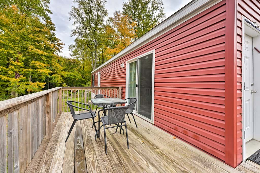 Pet-Friendly Cassopolis Escape w/ Lake Access