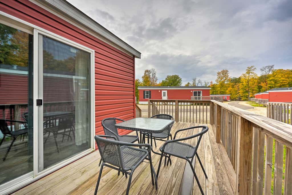 Pet-Friendly Cassopolis Escape w/ Lake Access