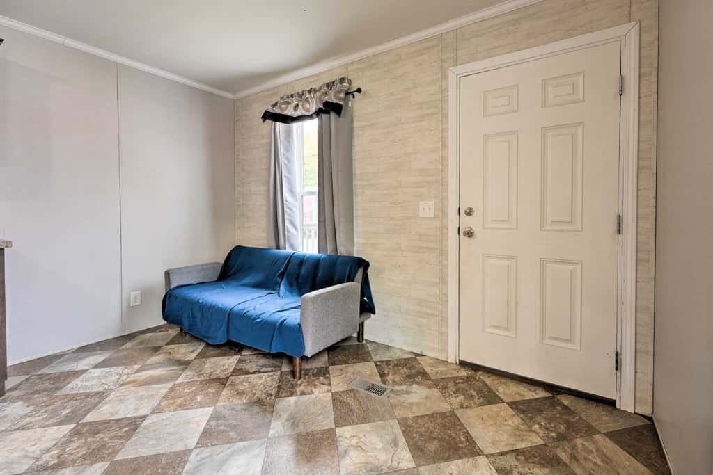 Pet-Friendly Cassopolis Escape w/ Lake Access