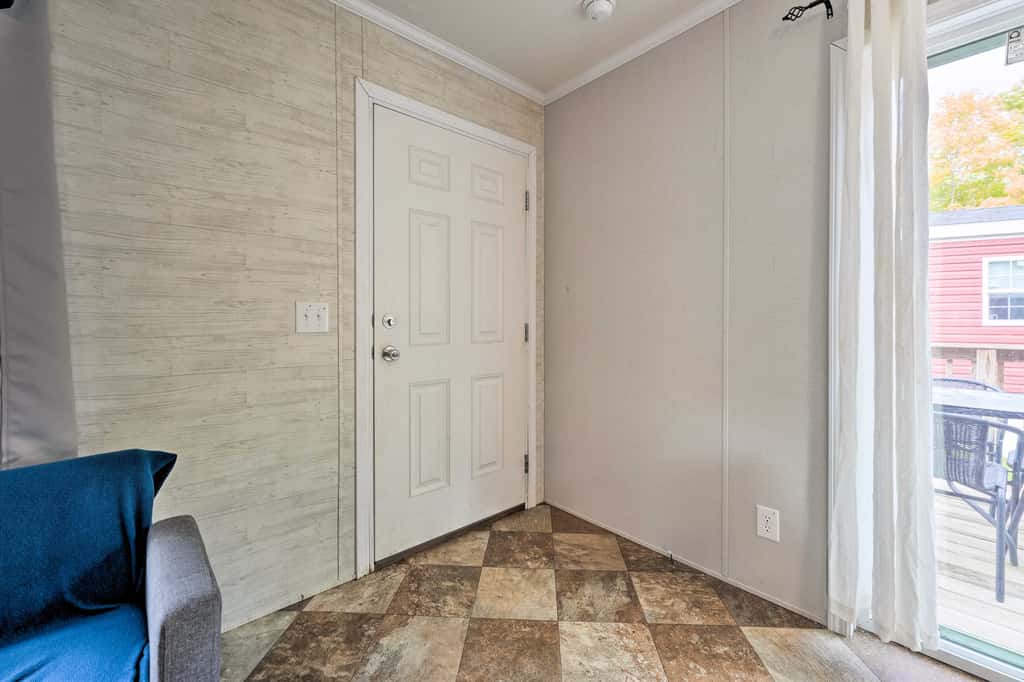 Pet-Friendly Cassopolis Escape w/ Lake Access