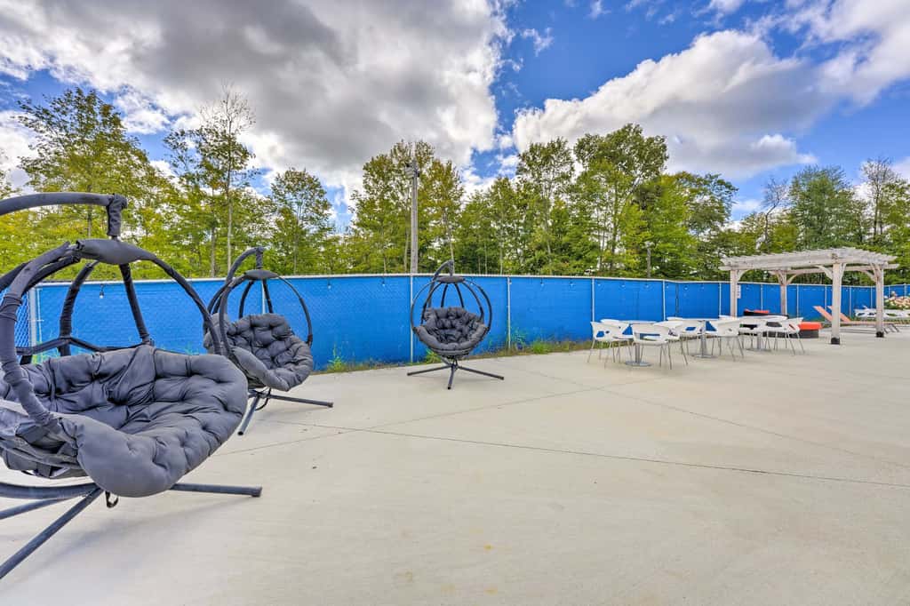 Cassopolis Cabin, Private Deck & Lake Access!