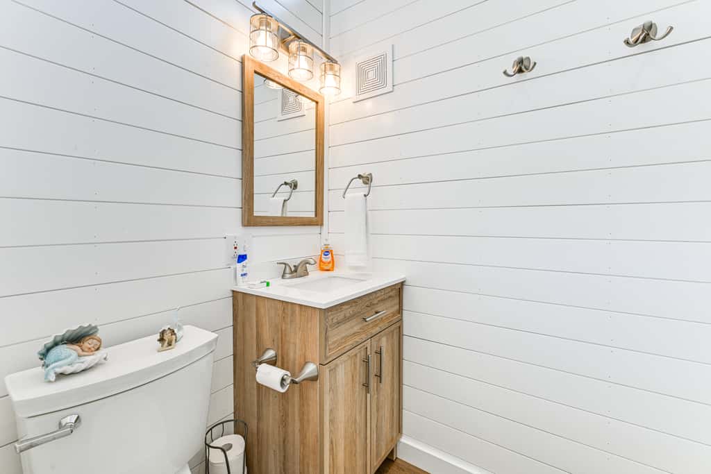 Community Perks + Views: Cozy Lake Norman Cottage