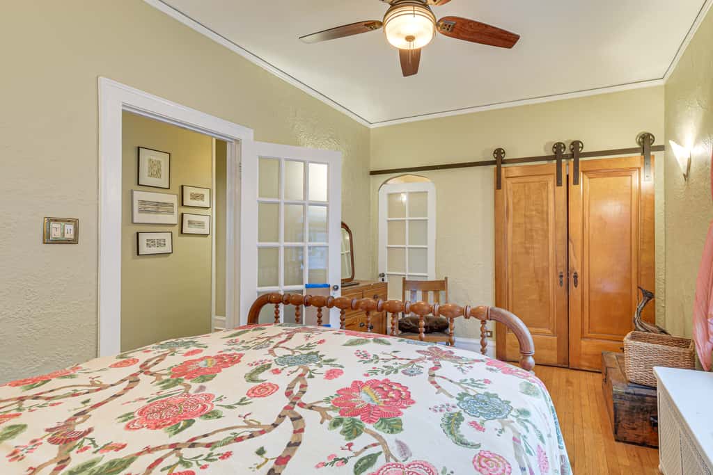 Historic 1930s Retreat! Walk to Wicker Park