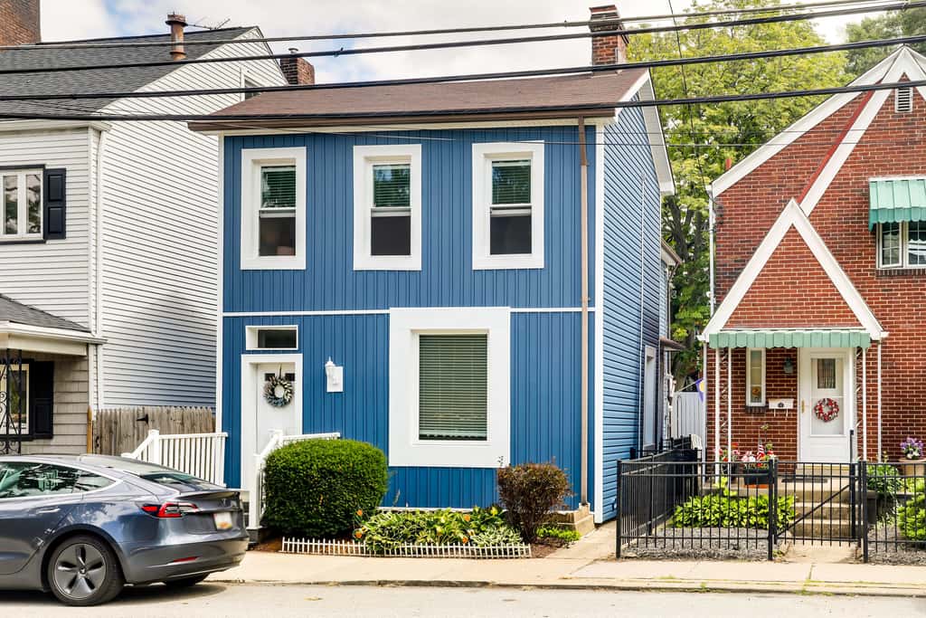 Walk to Walnut St: ‘Shadyside House’ w/ Deck
