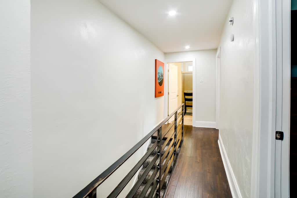Walk to Walnut St: Pet-Friendly Pittsburgh Home!
