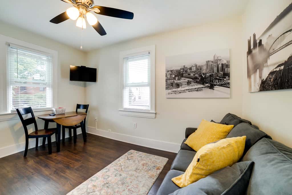 Walk to Walnut St: Pet-Friendly Pittsburgh Home!