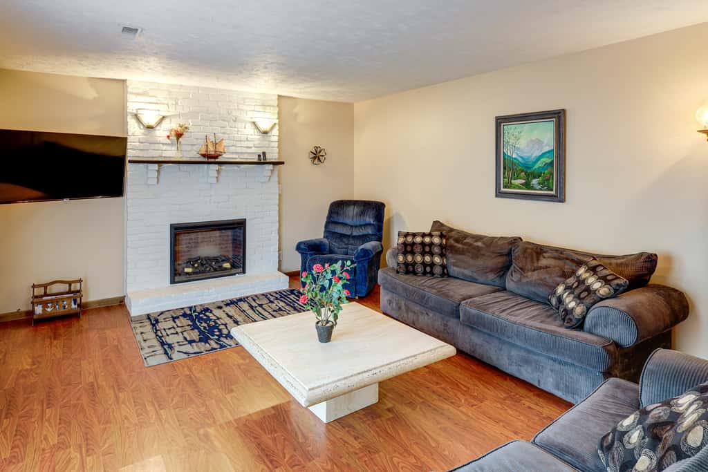 Bring the Family! Suburban Home w/ Yard in Omaha