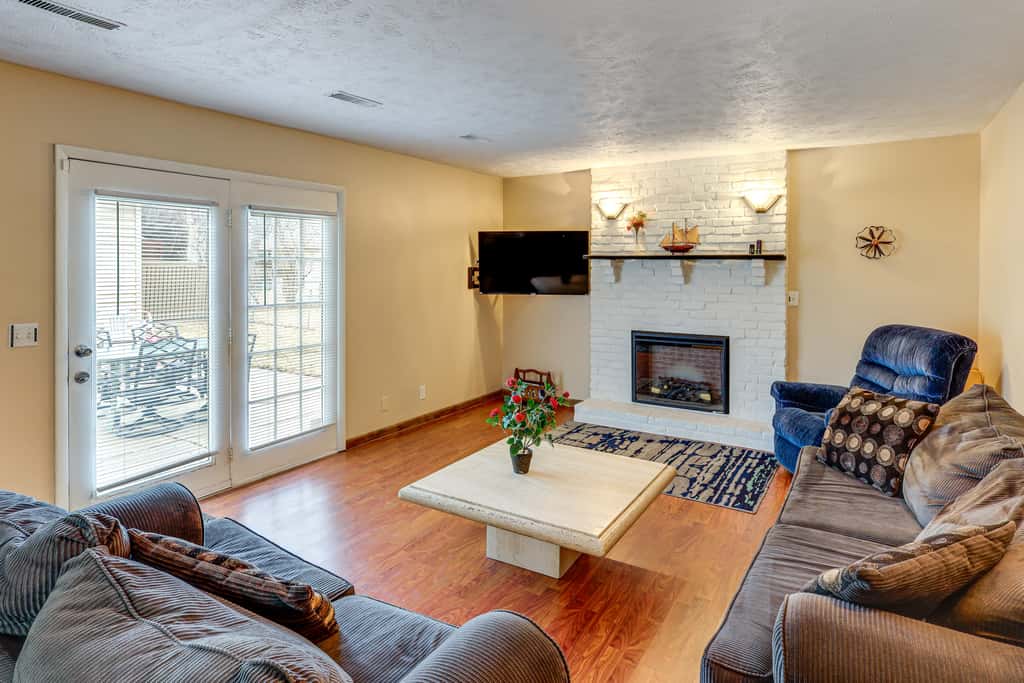 Bring the Family! Suburban Home w/ Yard in Omaha