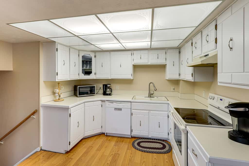 Bring the Family! Suburban Home w/ Yard in Omaha