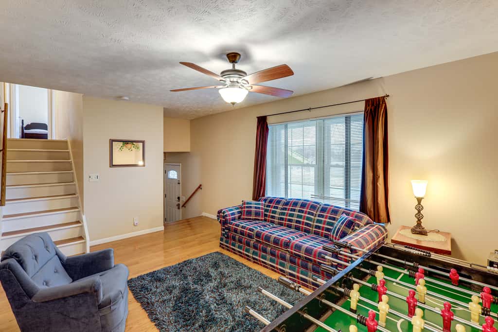 Bring the Family! Suburban Home w/ Yard in Omaha