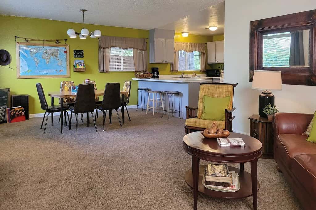 Quaint & Cozy Cottage: 3 Mi to Palisade Wineries!