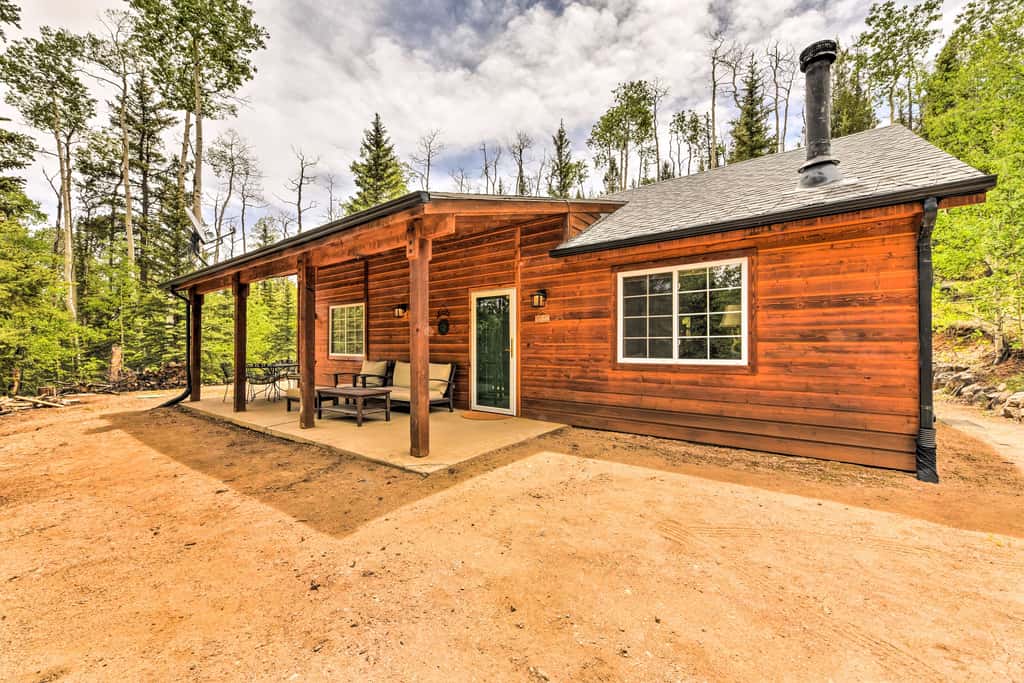 'Bobcat Trail Cabin' on 3 Acres in Como!
