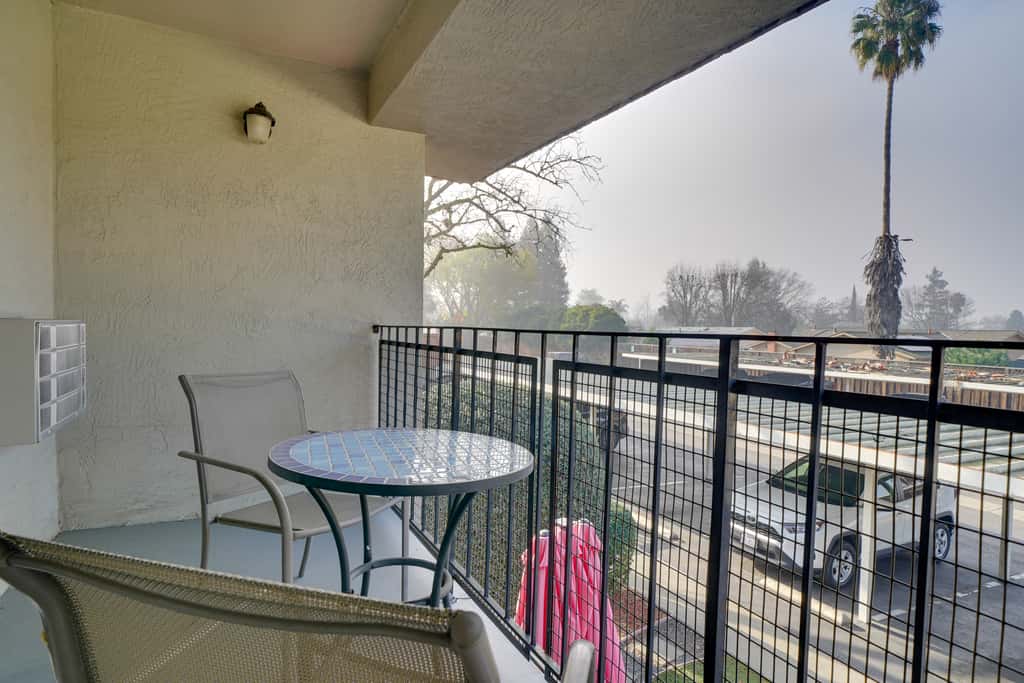 Sip, Golf & Explore: Pleasanton Retreat!
