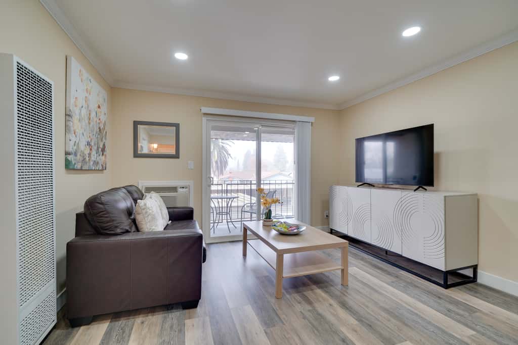 Sip, Golf & Explore: Pleasanton Retreat!