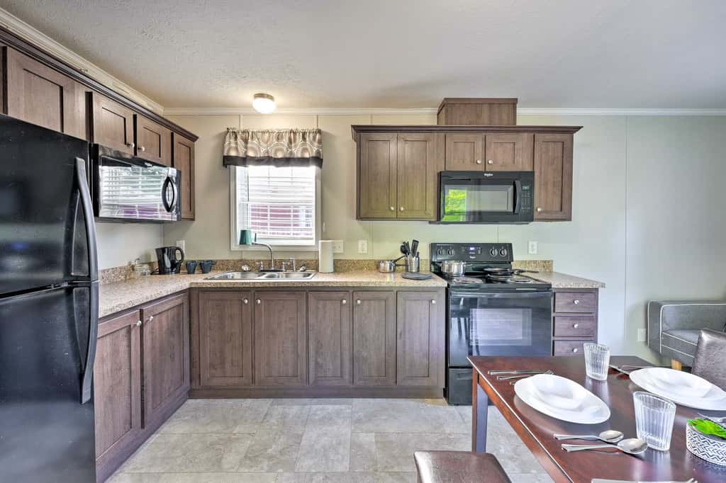 Cassopolis Cabin, Little Fish Lake On-Site!