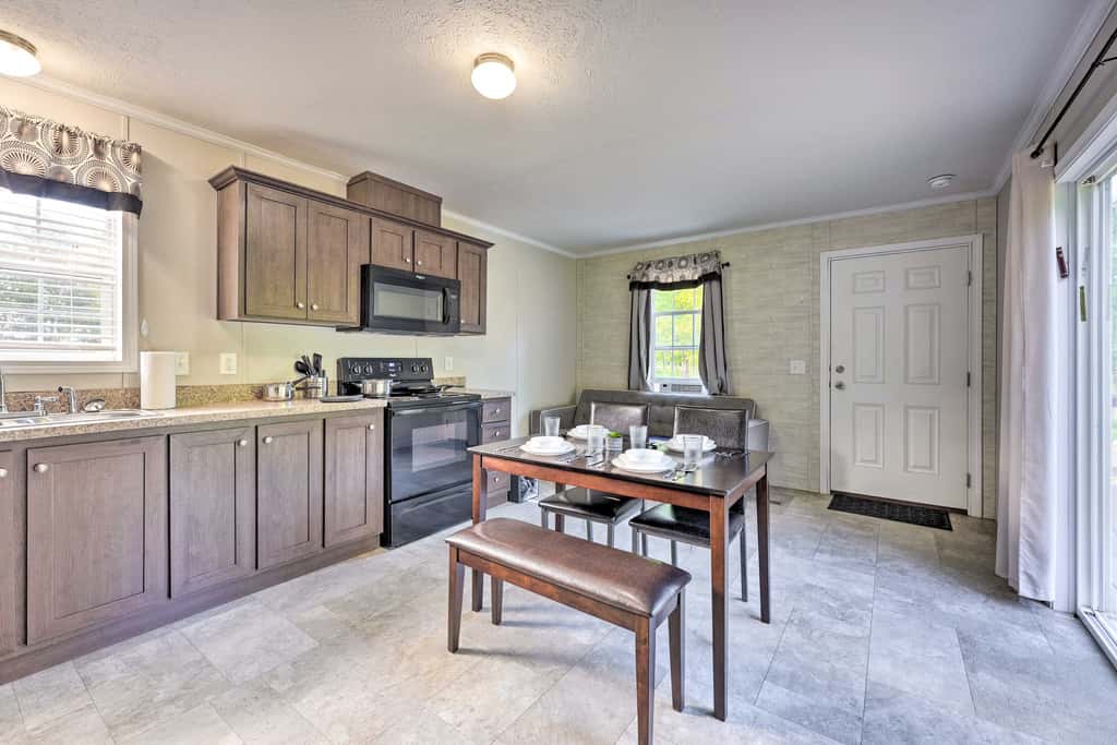 Cassopolis Cabin, Little Fish Lake On-Site!