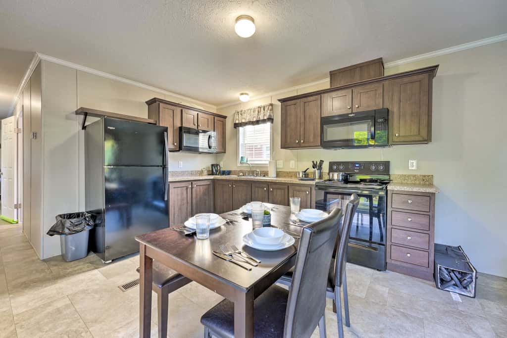 Cassopolis Cabin, Little Fish Lake On-Site!