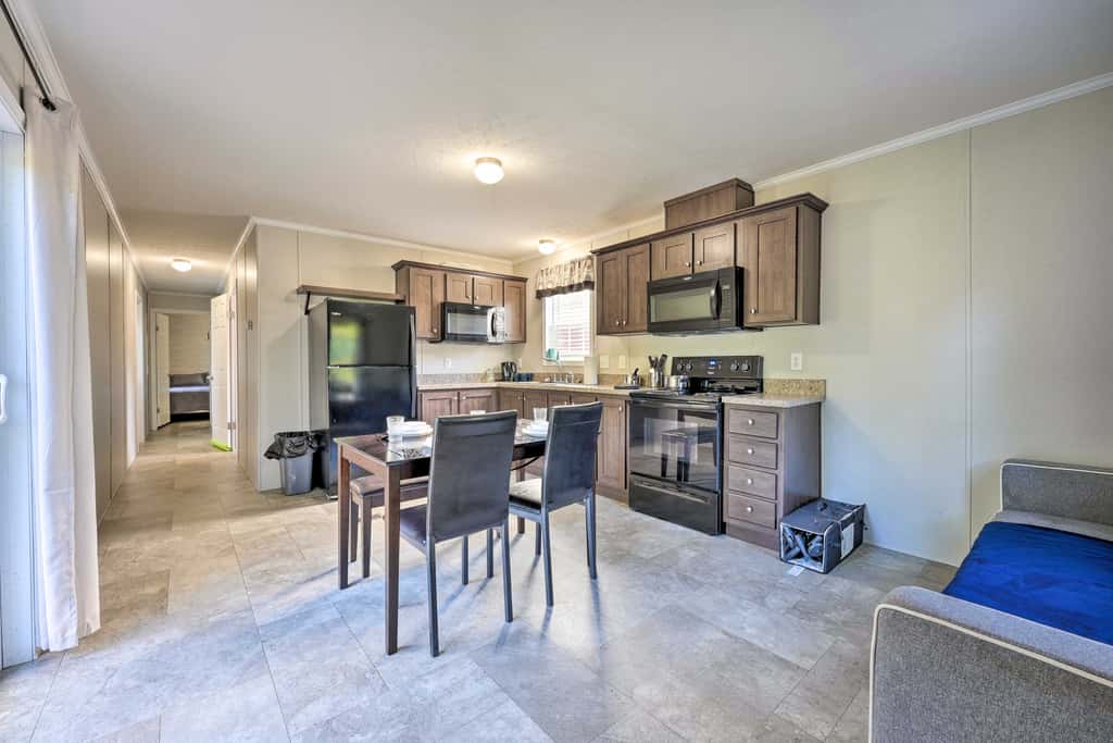 Cassopolis Cabin, Little Fish Lake On-Site!