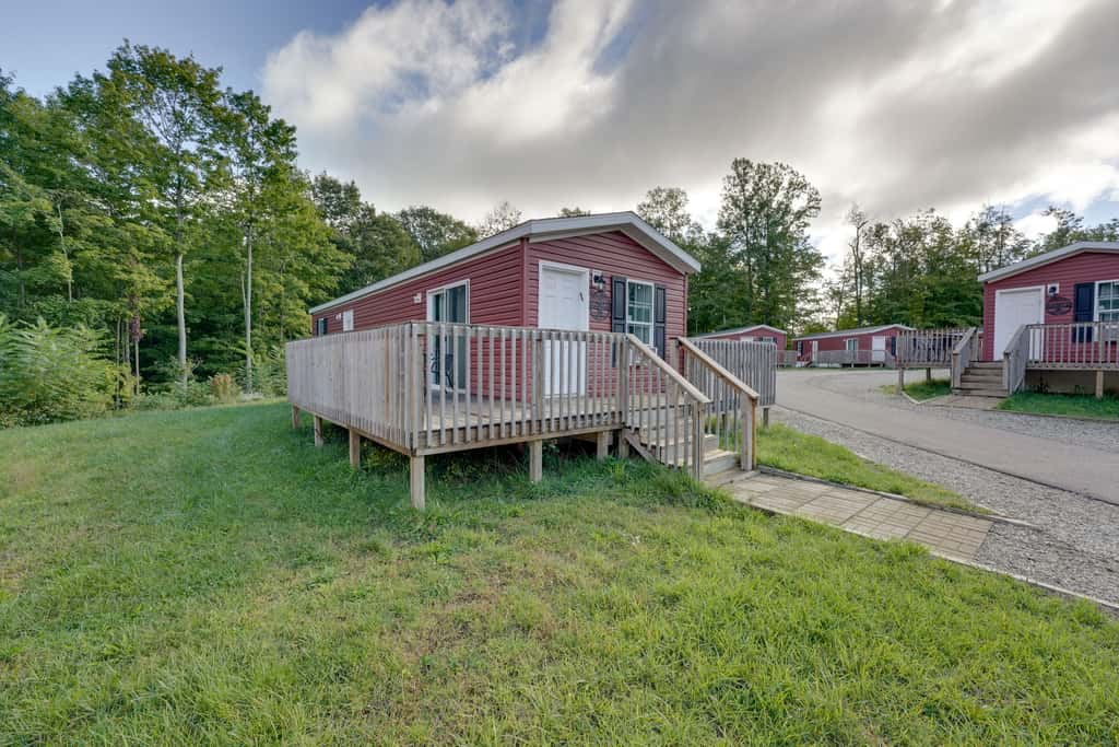 Cassopolis Cabin w/ On-Site Fishing Pier!