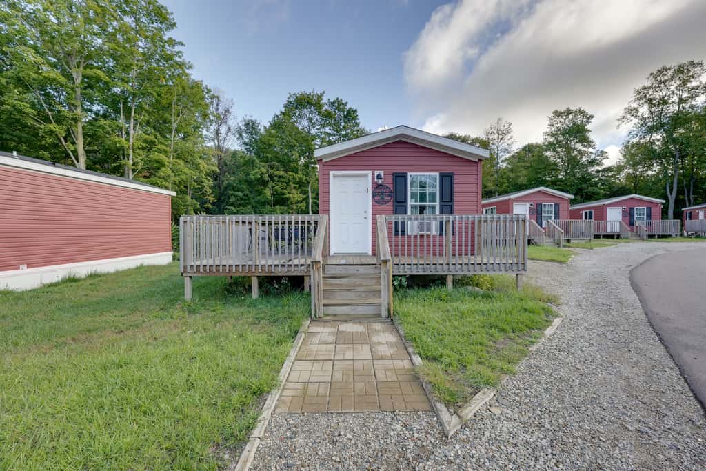Cassopolis Cabin w/ On-Site Fishing Pier!