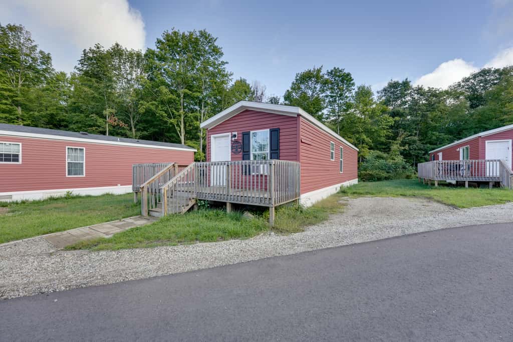 Cassopolis Cabin w/ On-Site Fishing Pier!