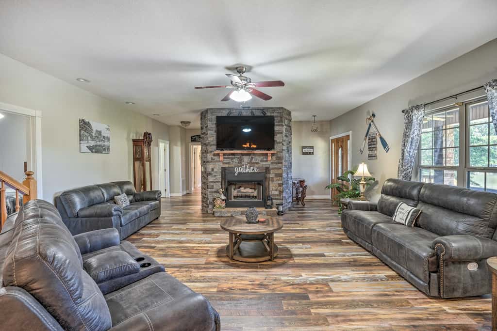 Fish, Kayak & More: Lakefront Georgia Home