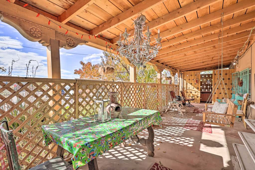 Idyllic Española Casita w/ Charcoal Grill