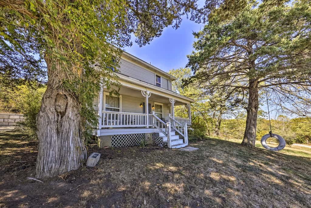 The Farmhouse (Unit B) at Deer Ridge Estate