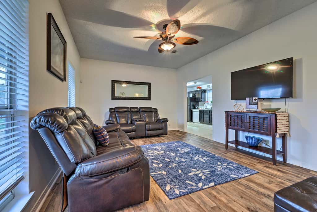 Ocean Springs Home w/ Sunroom ~ 5 Mi to Beach