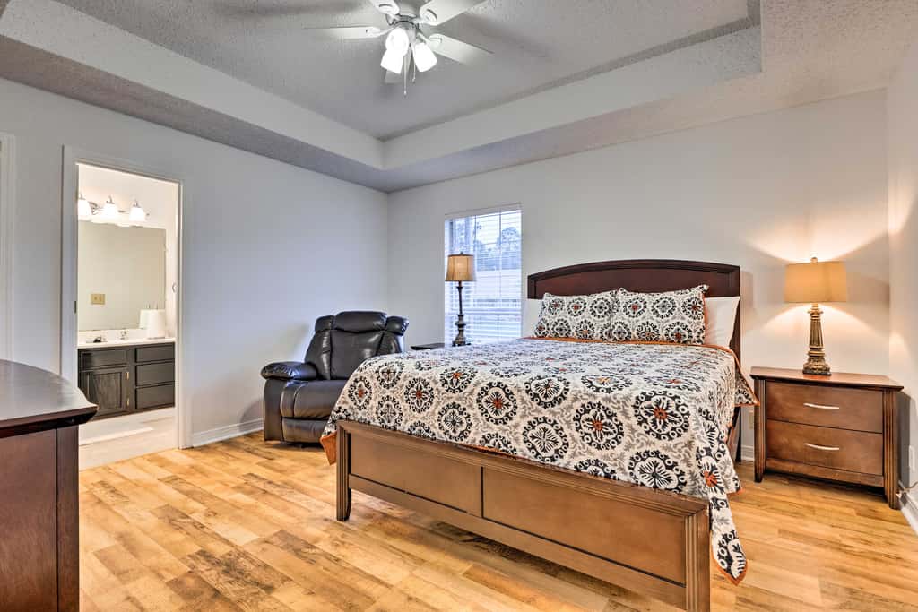 Ocean Springs Home w/ Sunroom ~ 5 Mi to Beach