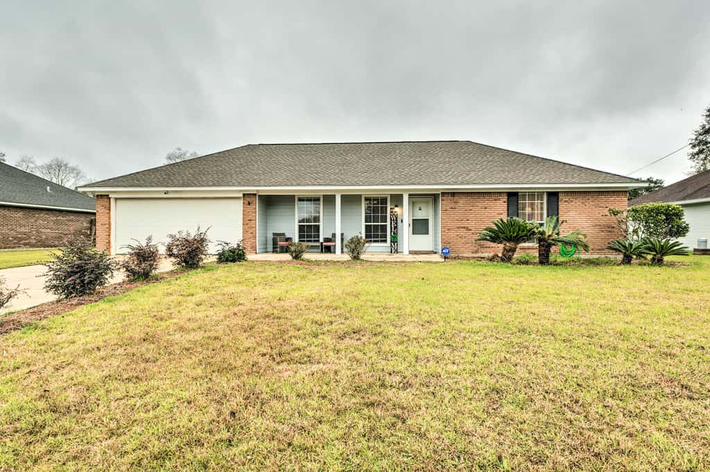 Ocean Springs Home w/ Sunroom ~ 5 Mi to Beach