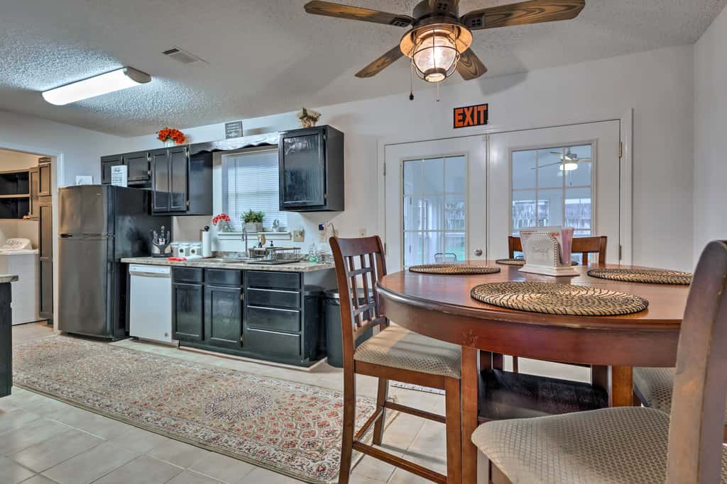 Ocean Springs Home w/ Sunroom ~ 5 Mi to Beach