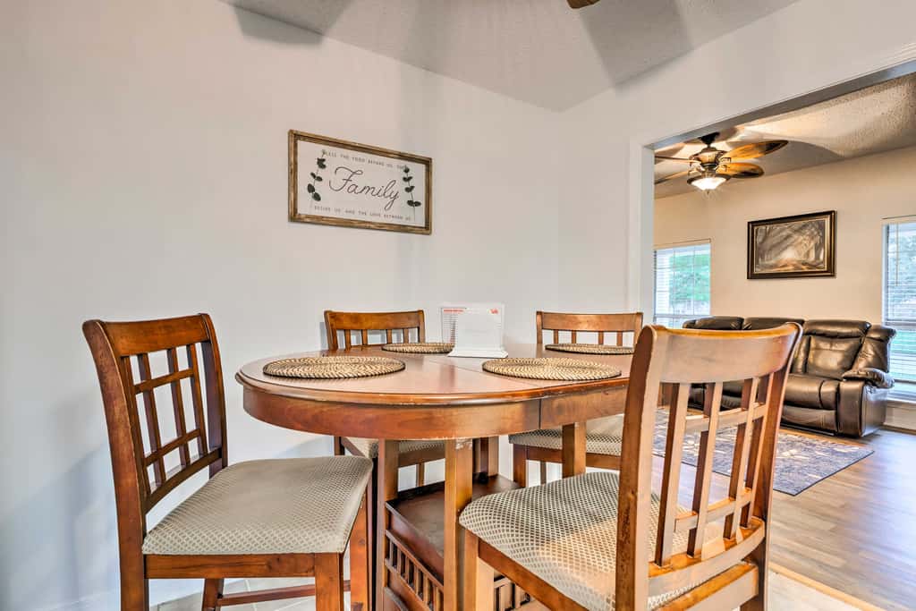Ocean Springs Home w/ Sunroom ~ 5 Mi to Beach