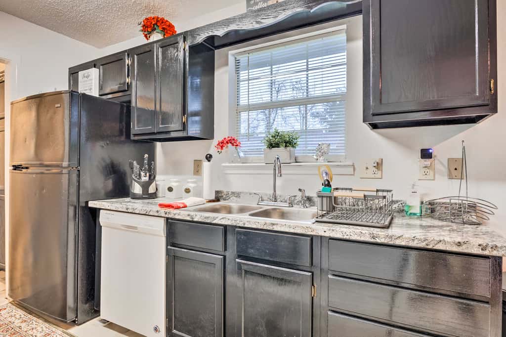 Ocean Springs Home w/ Sunroom ~ 5 Mi to Beach