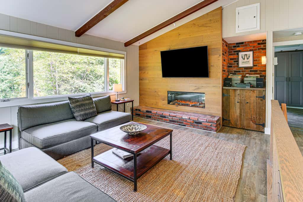 Inviting Vermont Home On Mount Ascutney!